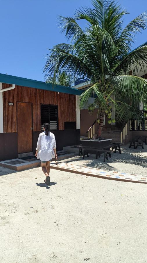Maya Guest House - Sipaway Island San Carlos  外观 照片